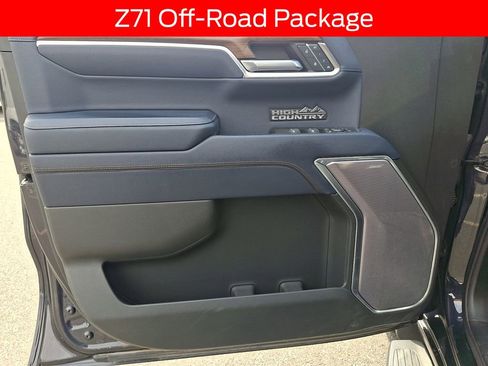 Used 2023 Chevrolet Silverado 1500 High Country w/ Technology Package image 12