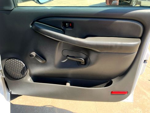 Used 2005 Chevrolet Silverado 3500 2WD Crew Cab w/ Heavy-Duty Power Package image 8