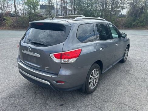 Used 2016 Nissan Pathfinder SV image 5