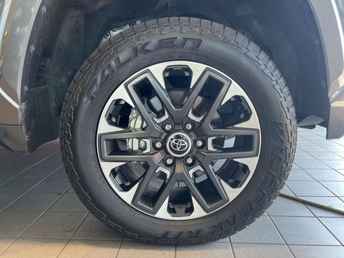 Used 2024 Toyota Tundra Limited AWD/4WD image 13