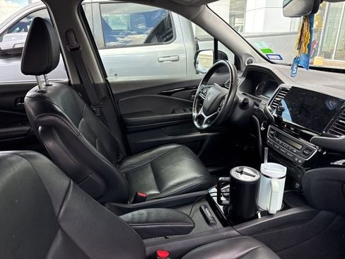 Used 2020 Honda Pilot Touring image 13
