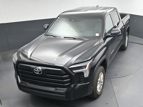 Used 2025 Toyota Tundra SR5 w/ SR5 Convenience Package image 31