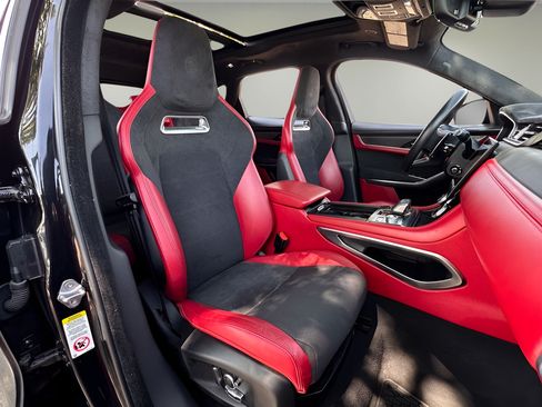 Used 2022 Jaguar F-PACE SVR AWD/4WD image 19