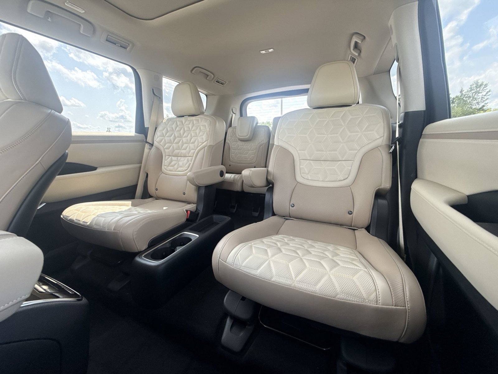 Used 2026 Nissan Armada Platinum Reserve AWD/4WD image 22