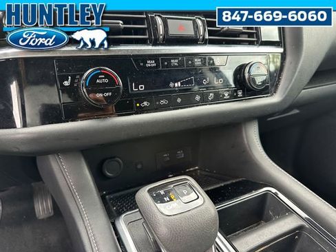 Used 2023 Nissan Pathfinder SL w/ Lighting Package (N92) AWD/4WD image 23