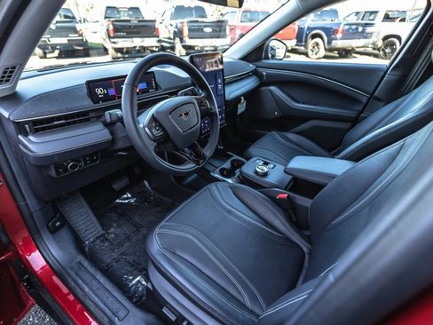 Used 2024 Ford Mustang Mach-E Premium image 19