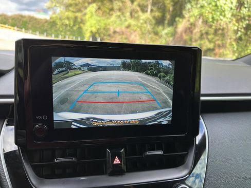 Used 2025 Toyota Corolla SE image 15