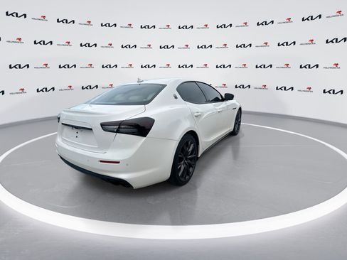 Used 2021 Maserati Ghibli S RWD image 8