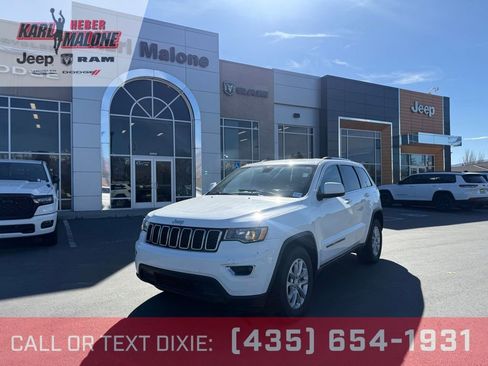 Used 2021 Jeep Grand Cherokee Laredo image 1