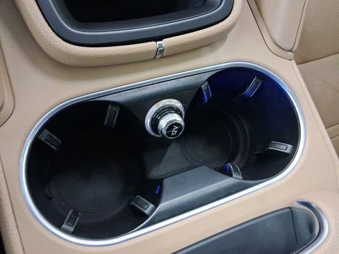Used 2021 Porsche Cayenne image 25