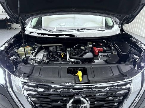 Used 2021 Nissan Rogue S image 24