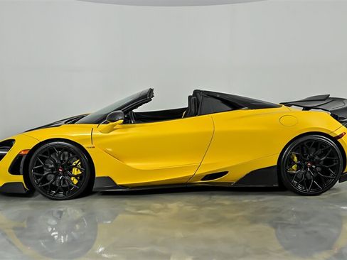 Used 2022 McLaren 720S Luxury RWD image 11
