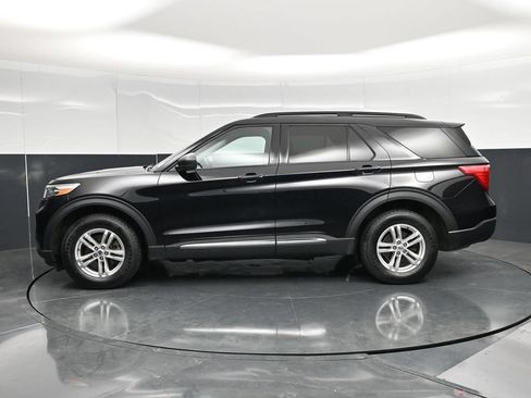 Used 2023 Ford Explorer XLT w/ Equipment Group 202A AWD/4WD image 6
