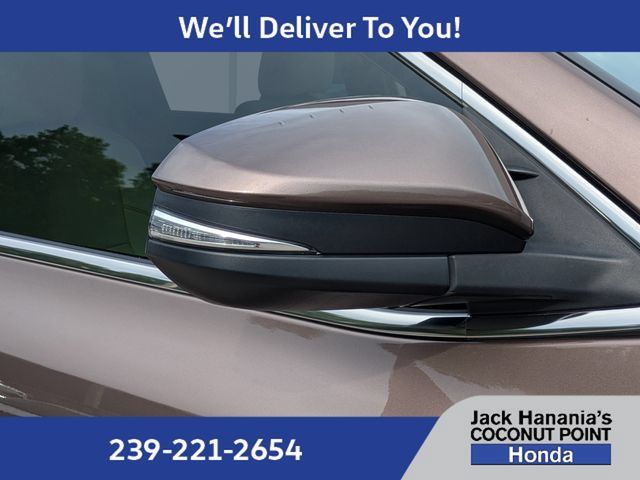Used 2018 Toyota Highlander XLE FWD image 12