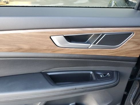 Certified 2024 Volkswagen Atlas SE FWD image 18