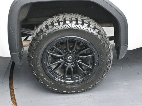 Used 2021 GMC Sierra 1500 4x4 Crew Cab w/ Sierra Value Package image 31