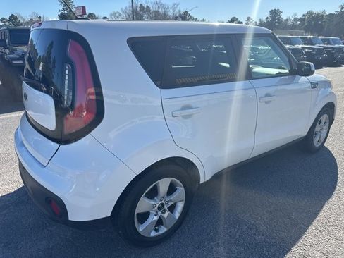 Used 2018 Kia Soul Base image 6
