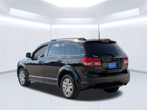 Used 2019 Dodge Journey SE FWD image 3
