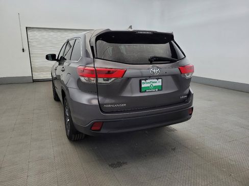 Used 2019 Toyota Highlander Plus AWD/4WD image 6