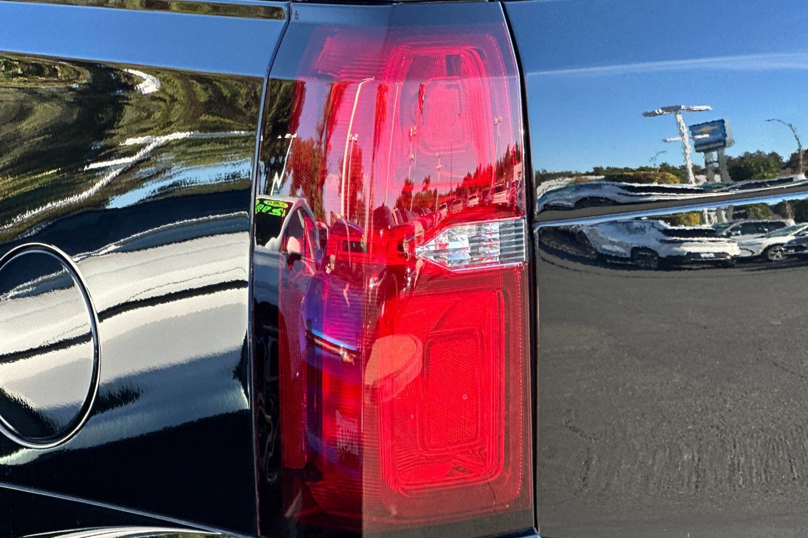 Used 2020 Chevrolet Tahoe Premier AWD/4WD image 46
