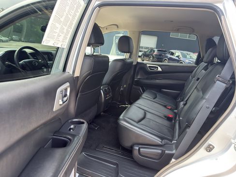 Used 2017 Nissan Pathfinder SL w/ SL Tech Package AWD/4WD image 29