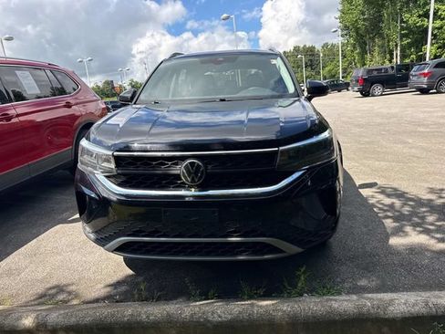 Used 2023 Volkswagen Taos SE AWD/4WD image 6