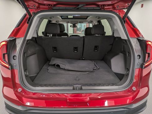 Used 2024 GMC Terrain SLE w/ Driver Convenience Package image 27