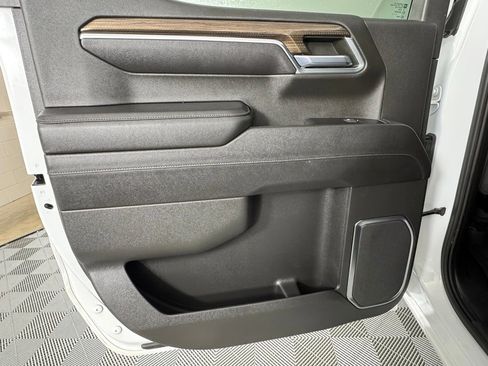 Used 2023 Chevrolet Silverado 1500 LT Trail Boss w/ Protection Package image 22