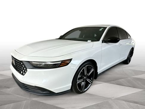 Used 2023 Honda Accord Sport image 4