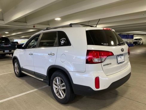 Used 2015 Kia Sorento LX AWD/4WD image 3