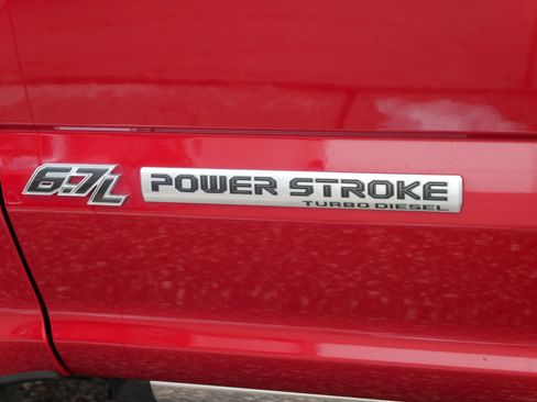 Certified 2022 Ford F350 Platinum w/ FX4 Off-Road Package image 6