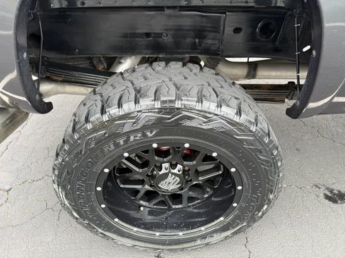 Used 2005 GMC Sierra 2500 SLT w/ Heavy-Duty Power Package AWD/4WD image 13