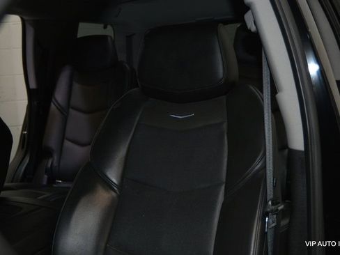 Used 2018 Cadillac Escalade Premium Luxury image 13