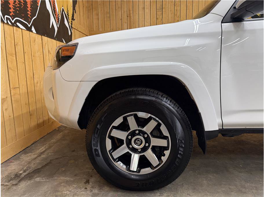Used 2023 Toyota 4Runner SR5 AWD/4WD image 8