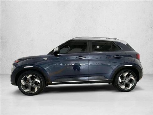 Used 2020 Hyundai Venue FWD image 6