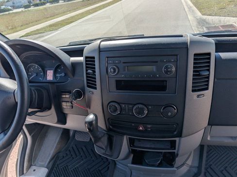 Used 2007 Dodge Sprinter 2500 image 18