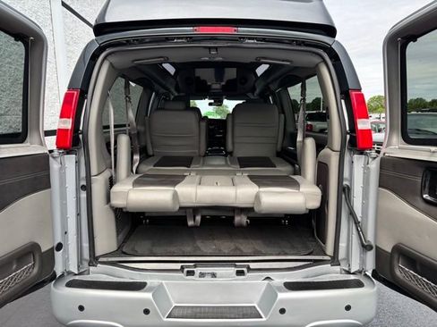 Used 2020 GMC Savana 2500 Extended w/ Enhanced Convenience Package RWD image 13