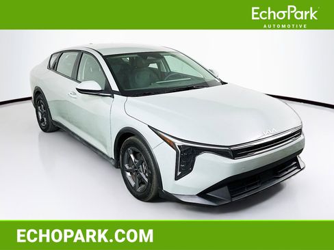 Used 2025 Kia K4 LXS image 1
