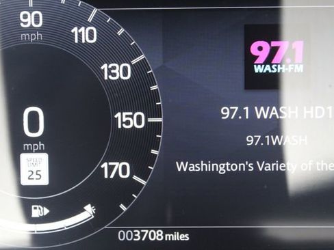 Used 2024 Land Rover Discovery Sport S image 17