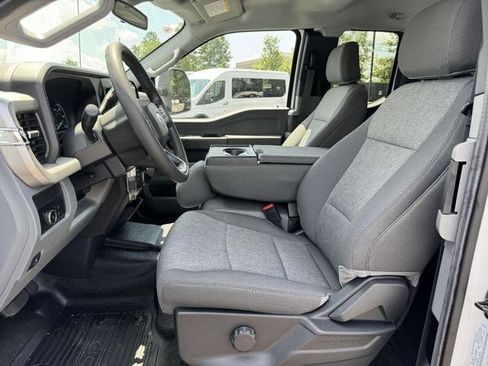 New 2025 Ford F550 4x4 Supercab Super Duty image 11