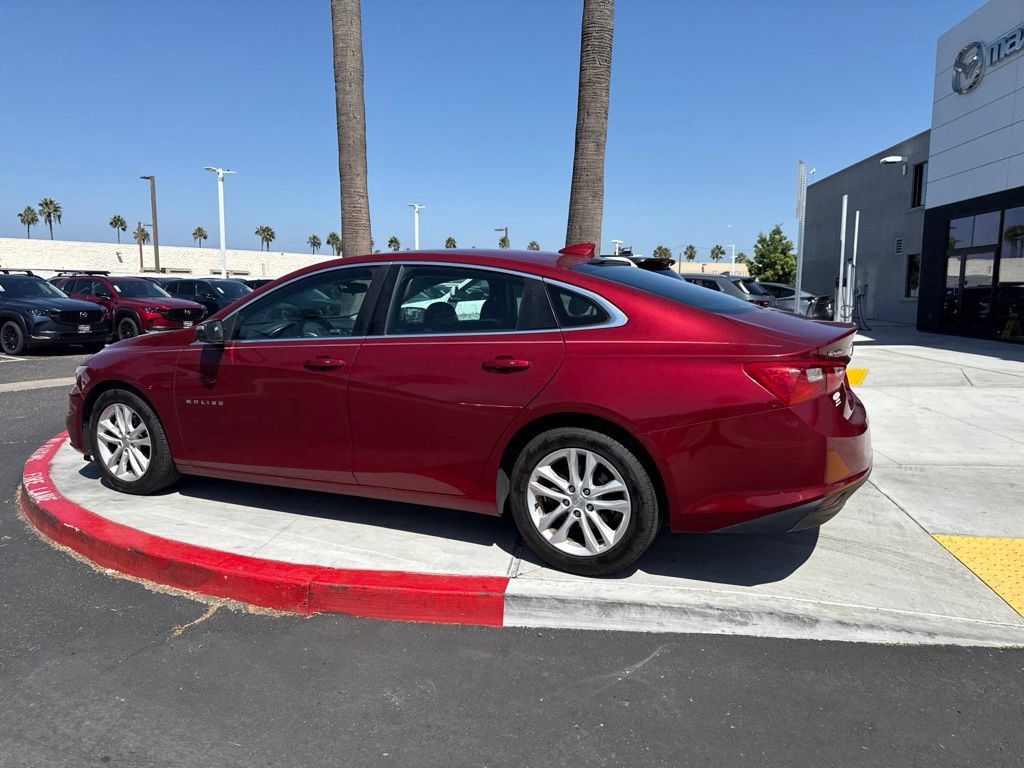 Used 2018 Chevrolet Malibu LT FWD image 10