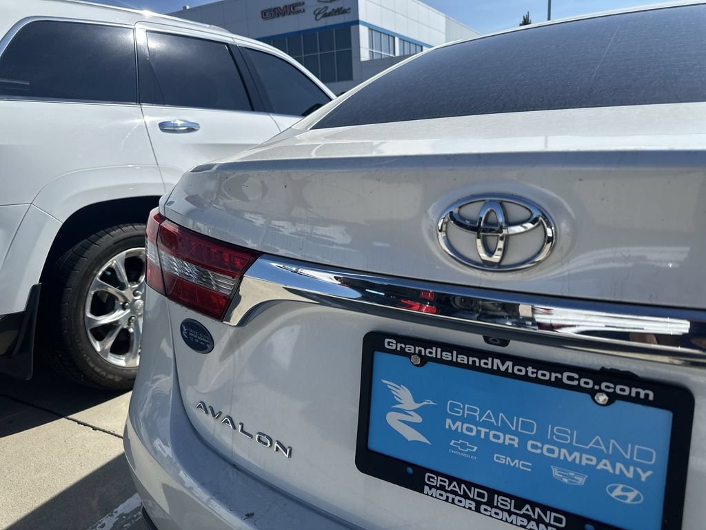 Used 2014 Toyota Avalon XLE FWD image 32