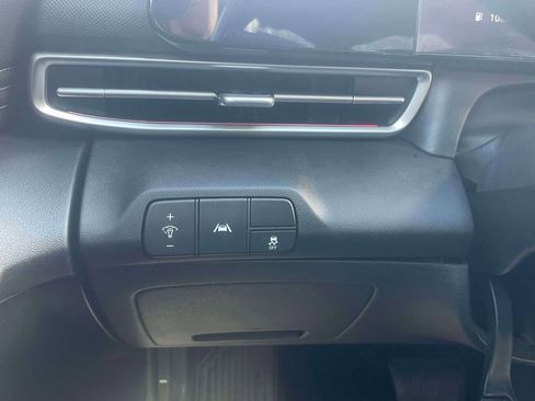 Used 2023 Hyundai Elantra Limited w/ Cargo Package image 20