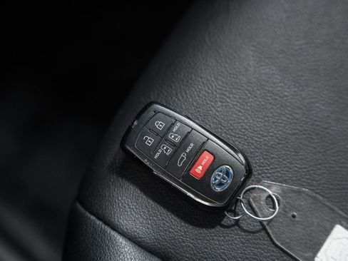 Used 2024 Toyota Sienna XSE w/ XSE Plus Package AWD/4WD image 47