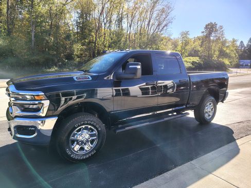 New 2026 RAM 2500 Tradesman image 4