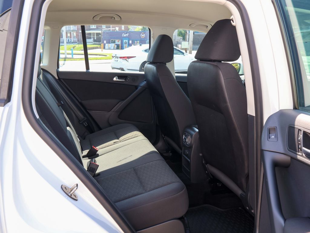 Used 2017 Volkswagen Tiguan Limited w/ Premium Package AWD/4WD image 27