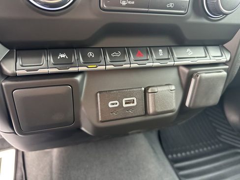 Used 2025 Chevrolet Silverado 1500 Custom Trail Boss w/ LPO, Dark Essentials Package image 28