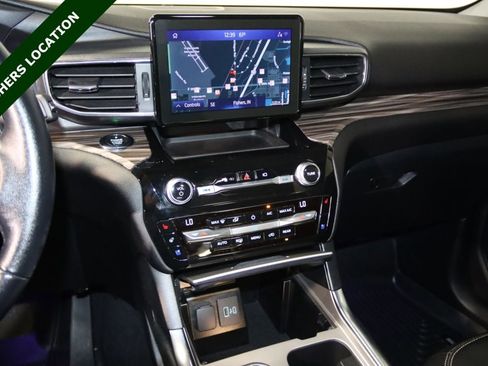 Used 2021 Ford Explorer Limited w/ Equipment Group 301A AWD/4WD image 46