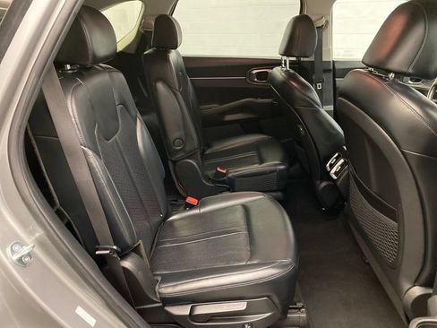 Used 2023 Kia Sorento EX AWD/4WD image 27