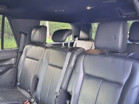 Used 2021 Ford Expedition XLT AWD/4WD image 12